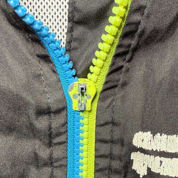 Vintage Fila Kids Hooded Windbreaker Full Zip Jacket Youth Size 10-12 Hoodie - Picture 4 of 10